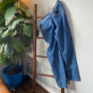 Vintage French dressing in pairs jeans